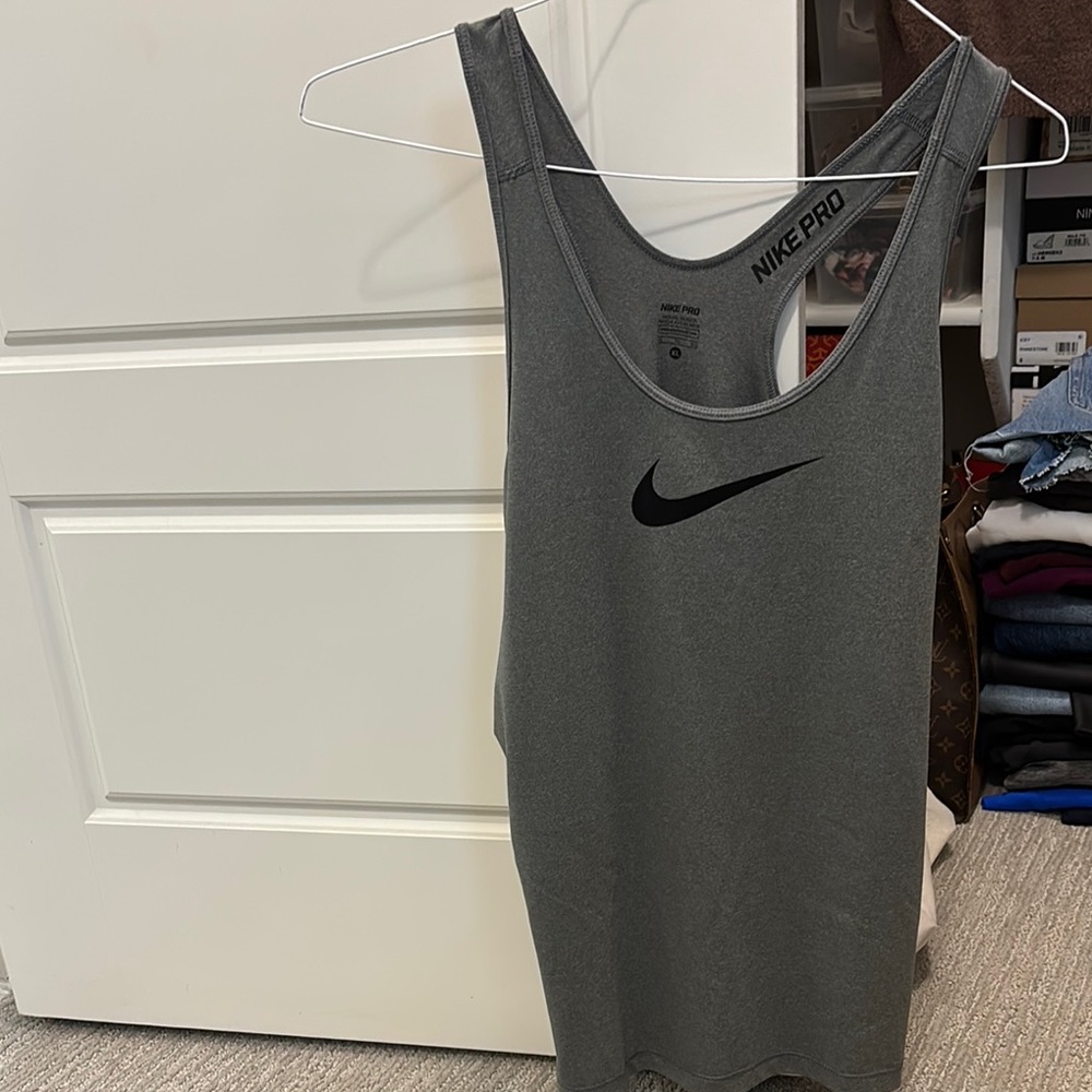 Nike Gray Sleeveless Tank Top